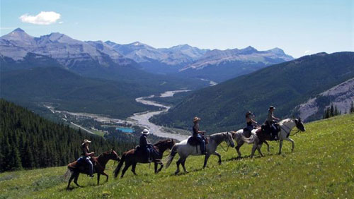 Horse riding vacations in Alberta
