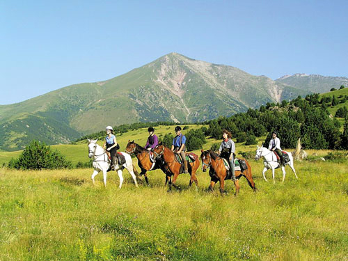 http://www.hiddentrails.com/_templateresources/images/gallery_500/PR-CJSR/05_spain_catalonia_riding_tour.jpg