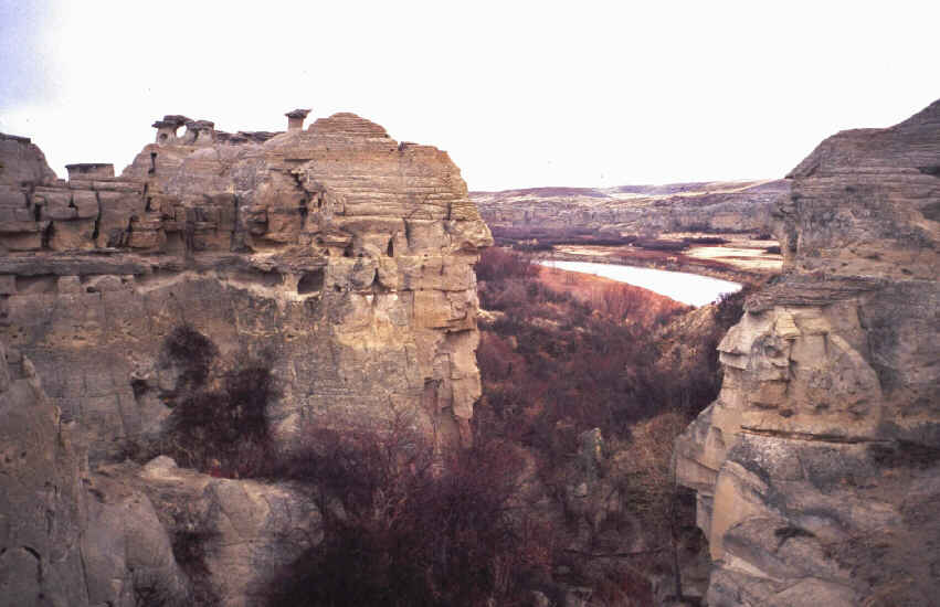 Writing on Stone scenery